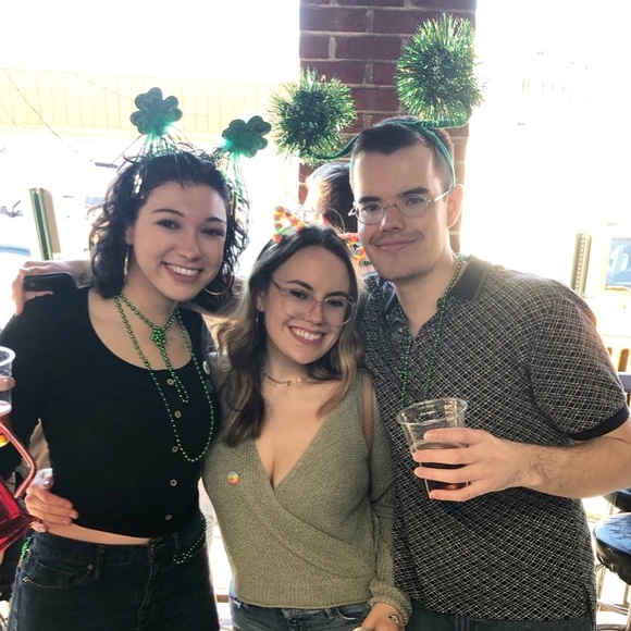 Meet your Posher, Haley - Picture 2 of 3